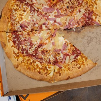 Little Caesars Pizza - A Hawaiian pizza with a small handful of toppings in the middle. Over cooked dry and tough to bite. - Pizza Near Me - Green Valley, Arizona Little Caesars Pizza - A Hawaiian pizza with a small handful of toppings in the middle. Over cooked dry and tough to bite. - Pizza Near Me - Green Valley, Arizona