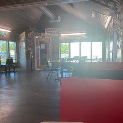 Advada's Diner - Dining hall