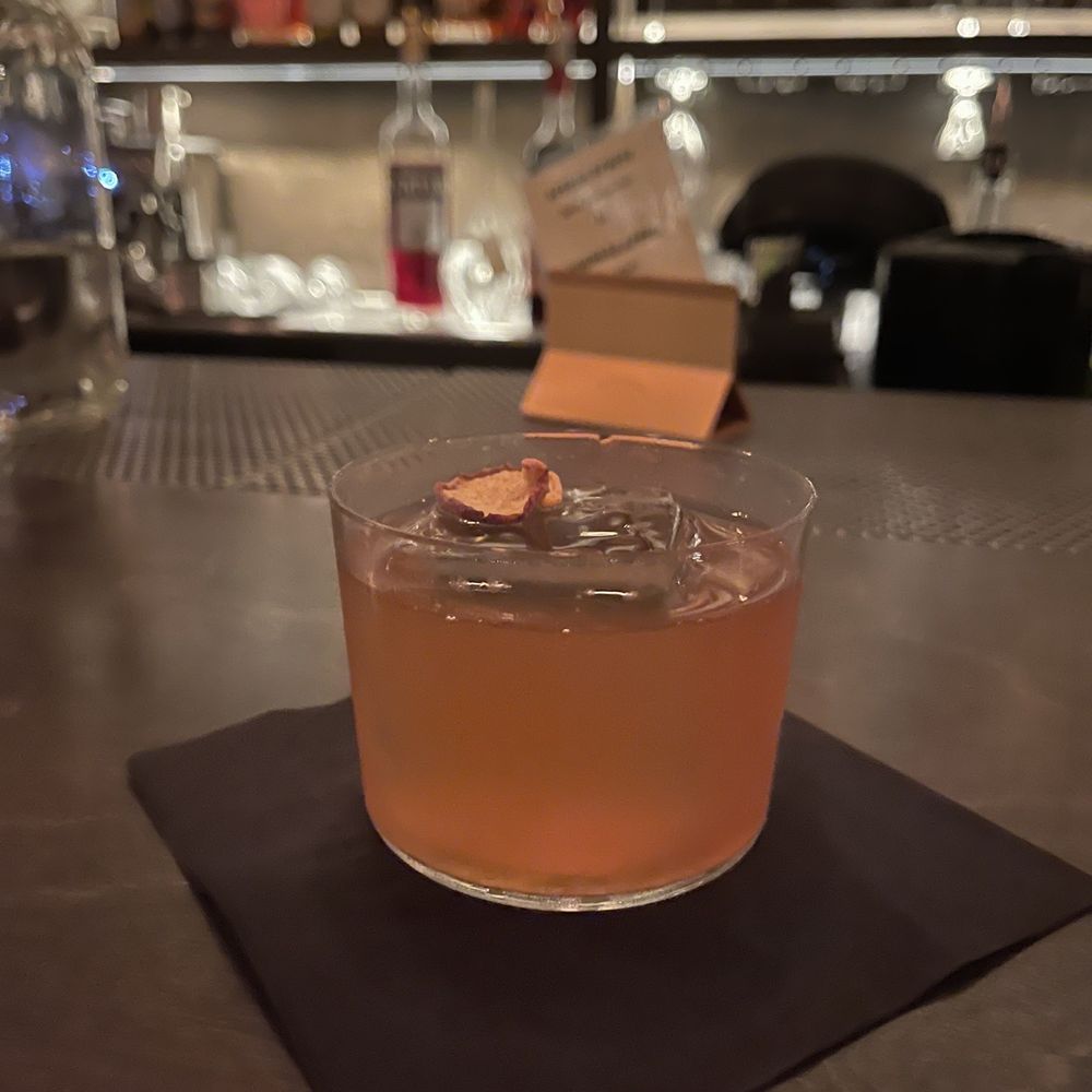 jjacques - The best old fashioned infused with peach - Cocktail Bars Near Me - Quebec City, Quebec jjacques - The best old fashioned infused with peach - Cocktail Bars Near Me - Quebec City, Quebec