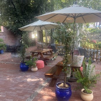 Ebony - Amazing patio - Ethiopian Near Me - San Luis Obispo, California