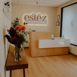 Estëz Beauty Bar & Spa - Reception area