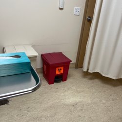 Lakeside Community Healthcare - Burbank Urgent Care - 2 hours I am wait no nurses no doctor ‍