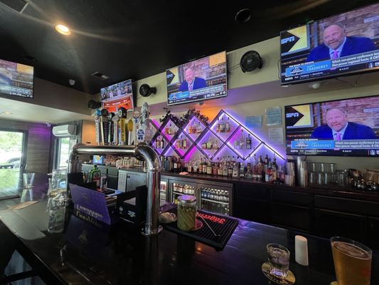 Brewski’s - Grill, Sports Bar, & Casino by null