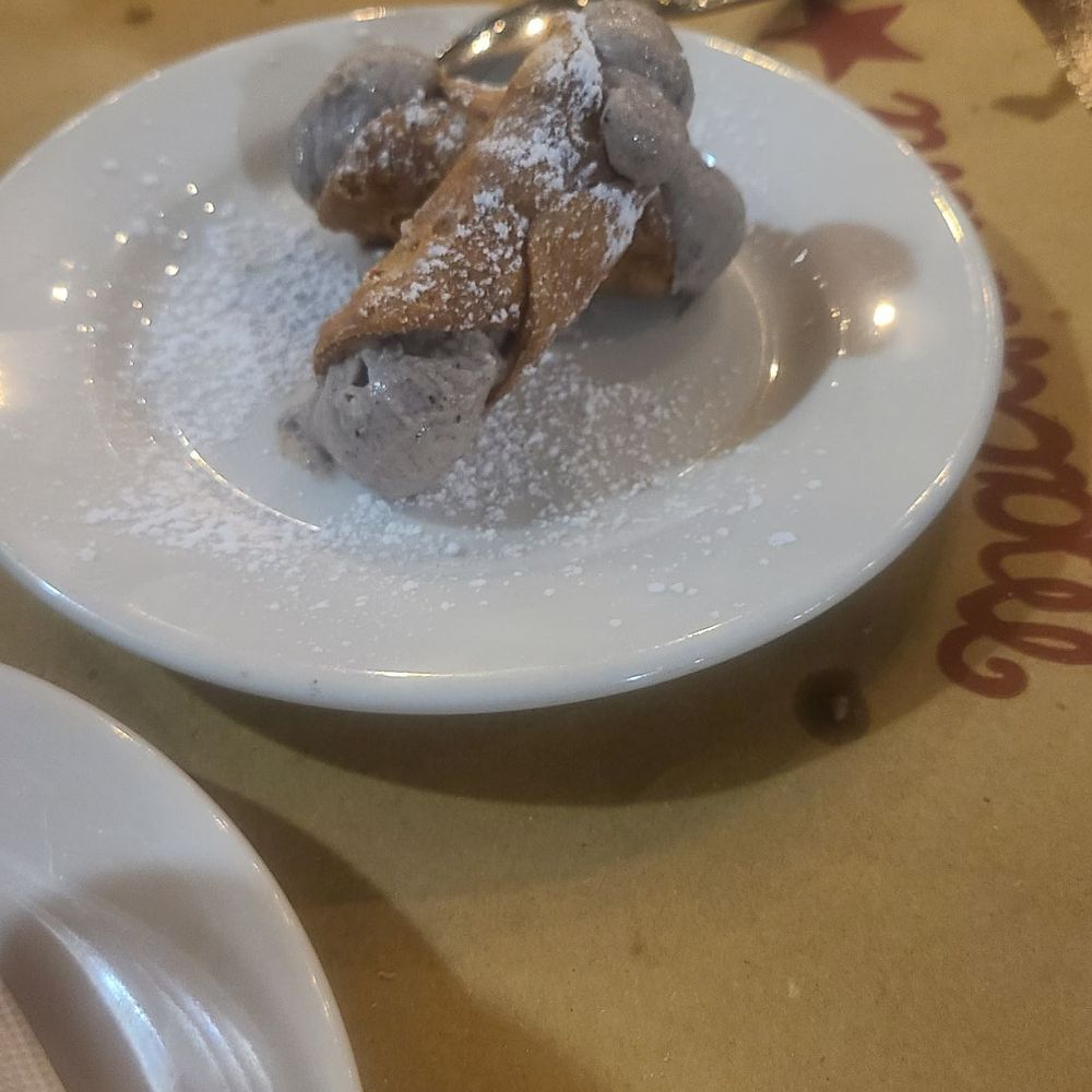 Maccheroni Republic - Cannoli (aka one of the best things I've ever had in my mouth) - Italian Near Me - Los Angeles, California Maccheroni Republic - Cannoli (aka one of the best things I've ever had in my mouth) - Italian Near Me - Los Angeles, California