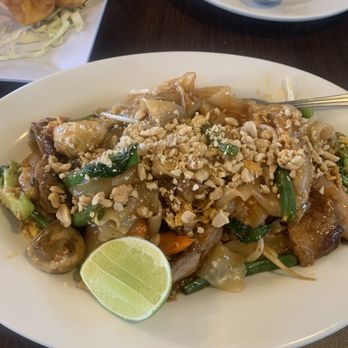 Kong Thai - Drunken Noodle with crispy duck - Thai Near Me - Seabrook, New Hampshire