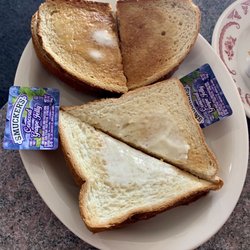 Island Park Diner - Perfectly Toasted Seedless Rye & White Bread