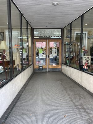 Miss Ruby's Antique & Collectibles by null