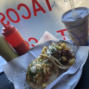 Eddie's Little Café - Left: Huevo a la mexicana. Right: chorizo con papas (potato & chorizo) . And of course a Cafe de Olla. Soooo daaammnnn goooooood y'all! - Cafes Near Me - White Plains, New York