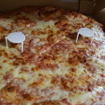 Robert's Pizzeria - Plain pie yummy - Pizza Near Me - Newark, New Jersey Robert's Pizzeria - Plain pie yummy - Pizza Near Me - Newark, New Jersey