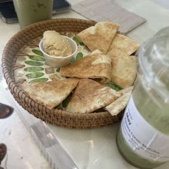 Zalata Kitchen - Hummus dip with naan bread - Specialty Food Near Me - Turlock, California Zalata Kitchen - Hummus dip with naan bread - Specialty Food Near Me - Turlock, California