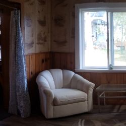 Bullfrog Resort - Living room cabin #1