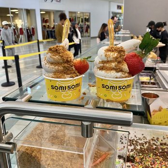 Somisomi - Cookies & cream and butter cookies - Ice Cream & Frozen Yogurt Near Me - Tukwila, Washington Somisomi - Cookies & cream and butter cookies - Ice Cream & Frozen Yogurt Near Me - Tukwila, Washington