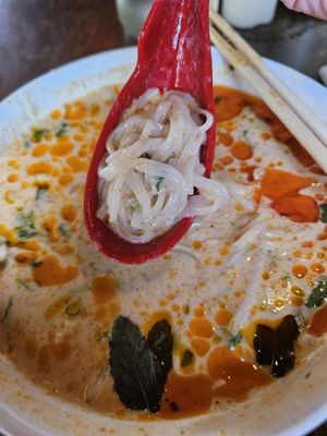 Banh-Sen Street Food & Noodle Bar by null