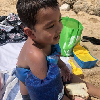 Ko Olina Lagoon 4 - Lunch time! - Beaches Near Me - Kapolei, Hawaii