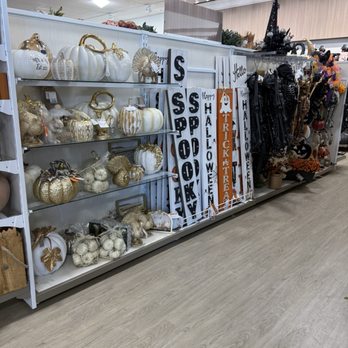 HomeGoods - Home Decor Near Me - Hayward, California