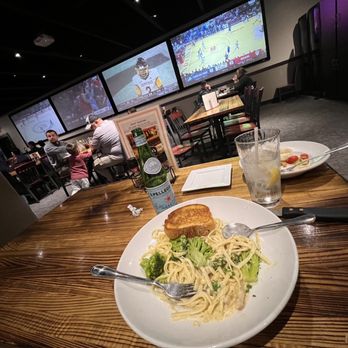 Matty's Sporthouse Grill - Huge screens and spacious setting - American Near Me - Lewisburg, Pennsylvania Matty's Sporthouse Grill - Huge screens and spacious setting - American Near Me - Lewisburg, Pennsylvania