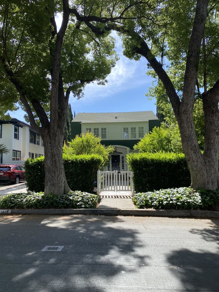 A NIGHTMARE ON ELM STREET HOUSE Updated August 2024 1428 N Genesee