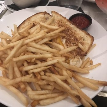 Sugar Factory Foxwoods - Grilled cheese and French fries with cup of tomato bisque - American Near Me - Mashantucket, Connecticut Sugar Factory Foxwoods - Grilled cheese and French fries with cup of tomato bisque - American Near Me - Mashantucket, Connecticut