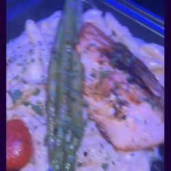 Rande Voo Restaurant Lounge - Salmon pasta