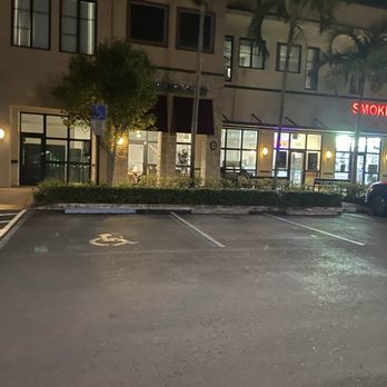 Ari Bakery Cafe - Outside of Ari Bakery - Bakeries Near Me - Davie, Florida
