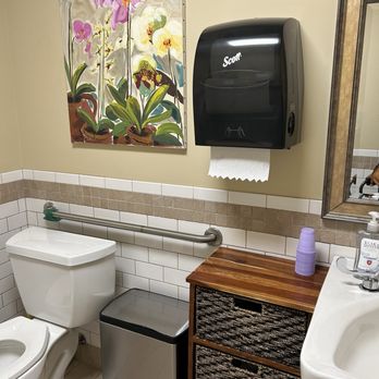 NASSAU-QUEENS ENDODONTISTS PC - Bathroom - Dentists Near Me - New Hyde Park, New York NASSAU-QUEENS ENDODONTISTS PC - Bathroom - Dentists Near Me - New Hyde Park, New York