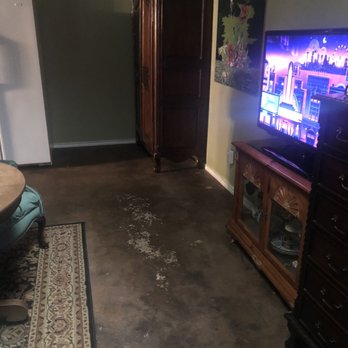 Locust Street Inn - Floors - Hotels Near Me - Denton, Texas