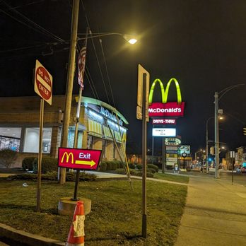 McDonald's - Exiting feels chaotic - Fast Food Near Me - Niagara Falls, New York