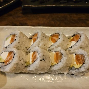 Zu Izakaya - Phili roll - Sushi Bars Near Me - Phoenix, Arizona