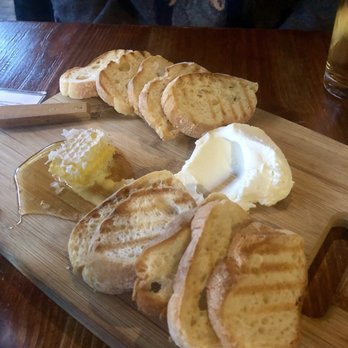 Peckish Pig - Goat cheese and honey appetizer - Breakfast & Brunch Near Me - Evanston, Illinois