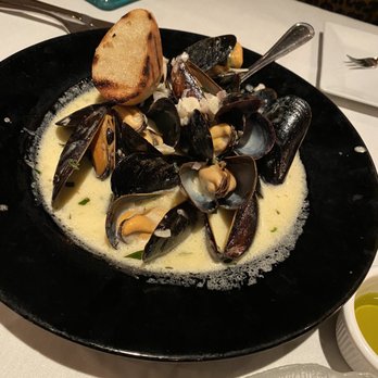 Legends Restaurant - Oysters - Sports Bars Near Me - New Suffolk, New York