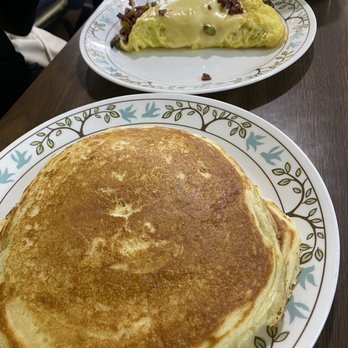 Hungry Bear - Buttermilk pancakes and omelet - Breakfast & Brunch Near Me - Woodland Park, Colorado Hungry Bear - Buttermilk pancakes and omelet - Breakfast & Brunch Near Me - Woodland Park, Colorado