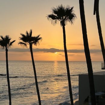 Splashes Restaurant - Sunset - New American Near Me - Laguna Beach, California Splashes Restaurant - Sunset - New American Near Me - Laguna Beach, California