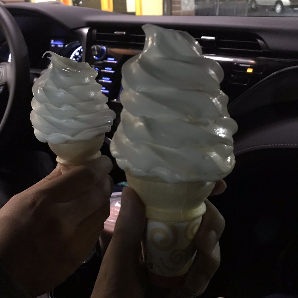 Big soft serve cone! Big soft serve cone!