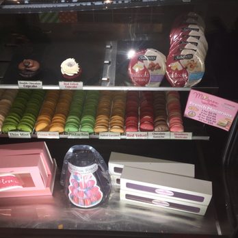 Tiny Bubbles Tea Bar - 6 Macarons - Bubble Tea Near Me - Woodstock, Georgia Tiny Bubbles Tea Bar - 6 Macarons - Bubble Tea Near Me - Woodstock, Georgia