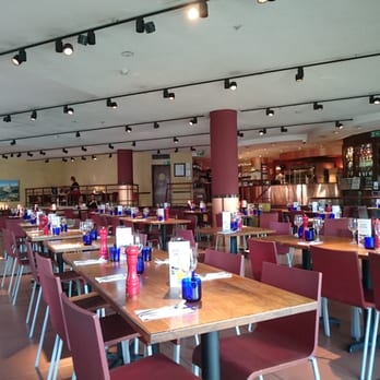 Pizza Express - Spacious restaurant - Pizza Near Me - London, XGL