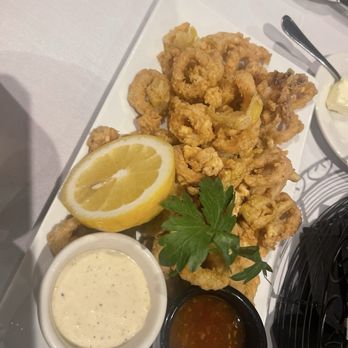 Bellamy's Restaurant - 7/2024 delicious fried calamari appetizer - New American Near Me - Escondido, California Bellamy's Restaurant - 7/2024 delicious fried calamari appetizer - New American Near Me - Escondido, California
