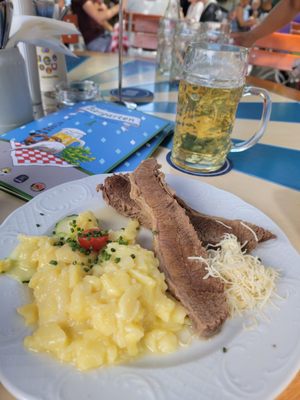 Viktualienmarkt Beergarden by null