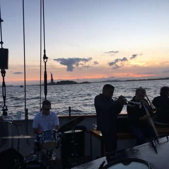 Manhattan by Sail - Boat Charters Near Me Manhattan by Sail - Boat Charters Near Me