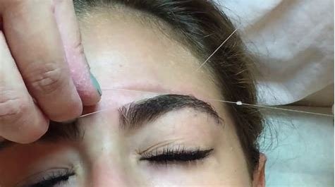 RR Eyebrow Threading and Henna Tatto Logo