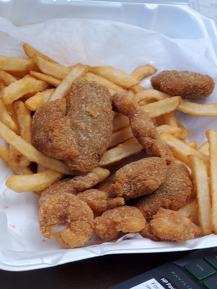 LAWRENCE’S FISH & SHRIMP 67 Photos & 72 Reviews 50 S Mannheim Rd