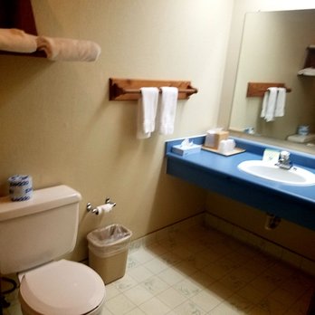 Heritage Inn Yosemite - Bathroom - Hotels Near Me - Sonora, California Heritage Inn Yosemite - Bathroom - Hotels Near Me - Sonora, California