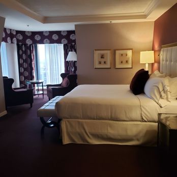 Intercontinental Montréal - Royal ambassador suite with separate living rooms and 1.5 bathrooms - Hotels Near Me - Montreal, Quebec Intercontinental Montréal - Royal ambassador suite with separate living rooms and 1.5 bathrooms - Hotels Near Me - Montreal, Quebec