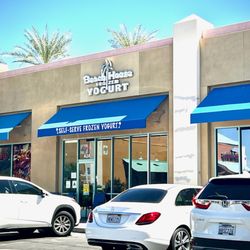 Beach House Frozen Yogurt - Front of store