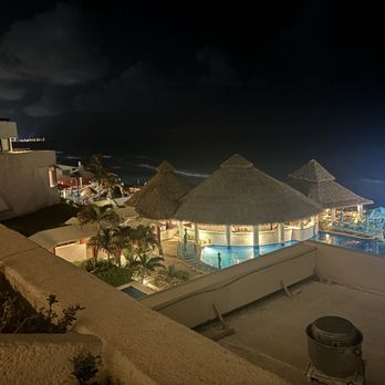 Royal Solaris Cancun - Night time view - Hotels Near Me - Cancún, ROO Royal Solaris Cancun - Night time view - Hotels Near Me - Cancún, ROO