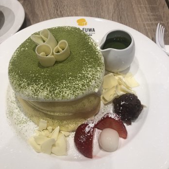 Fluffy Fluffy Dessert Cafe - Matcha - Desserts Near Me - Toronto, Ontario