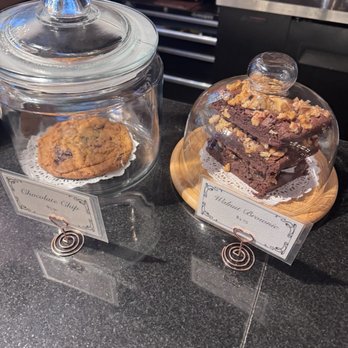 Nella's Pastry - Bakeries Near Me - New York, New York