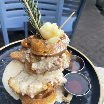 Down the Hatch Maui - Chicken and waffles - Seafood Near Me - Lahaina, Hawaii