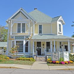 Grant Street Inn - The Ziegler House in Fall.