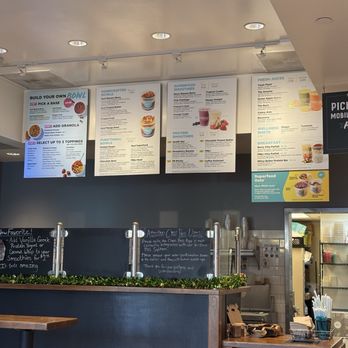 Nekter Juice Bar - Front reception area - Juice Bars & Smoothies Near Me - Tustin, California