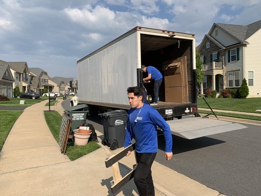 House Moving - We specialize in local moving, long distance moving, apartment moving, house moving, office moving, etc. House Moving - We specialize in local moving, long distance moving, apartment moving, house moving, office moving, etc.